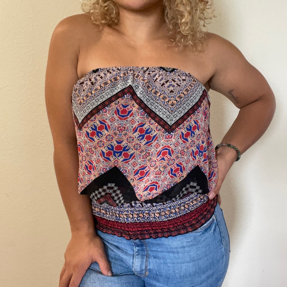 Strapless patterned blouse